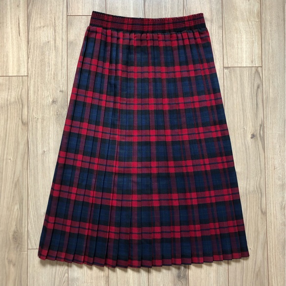 Fashion Togs Dresses & Skirts - Women’s Vintage Fashion Togs Maxi Pleated plaid skirt size 12